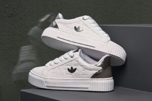 ADIDAS COMPACT - AD102