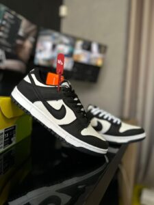 NIKE SB DUNK LOW