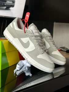 NIKE SB DUNK LOW