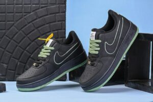 NIKE AIR FORCE BLACK - AR401