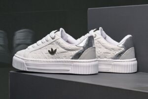 ADIDAS COMPACT - AD102