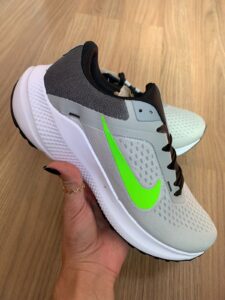NIKE WINFLO 10