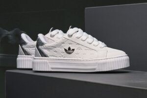 ADIDAS COMPACT - AD102