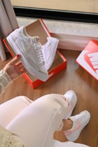 NIKE BLAZER LOW 77
