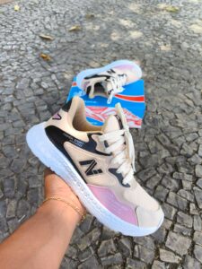 NEW BALANCE ROAV V2
