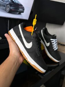 NIKE SB DUNK LOW