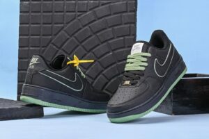 NIKE AIR FORCE BLACK - AR401