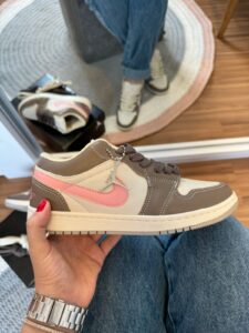 NIKE JORDAN LOW 1
